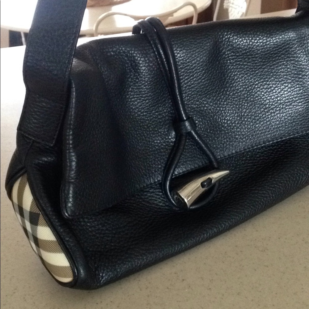 Burberry toggle horn bag